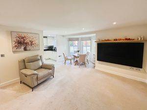 Lounge- click for photo gallery